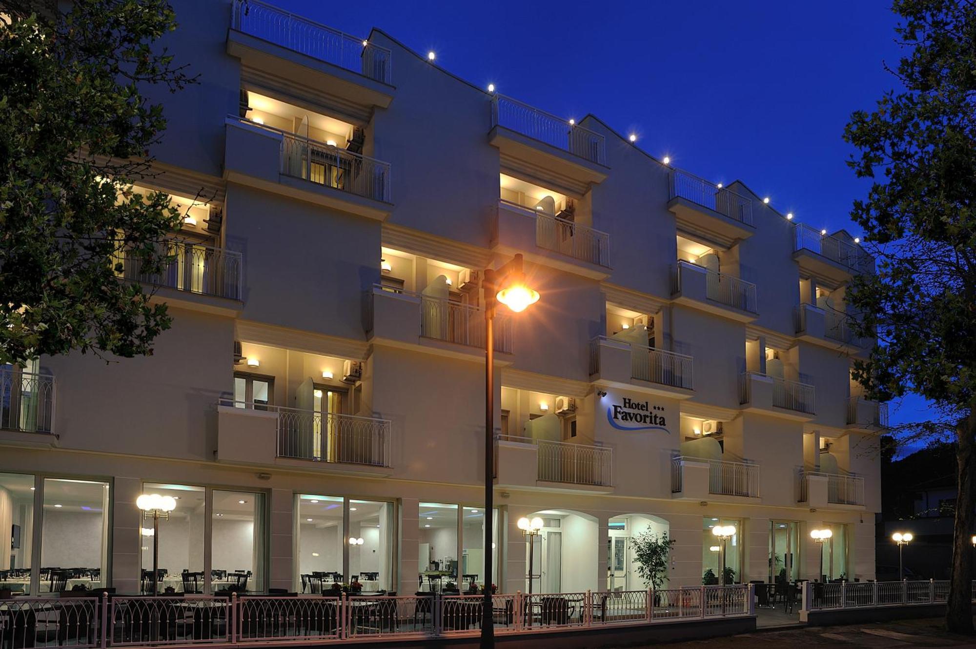 Hotel Favorita Cesenatico Exterior foto